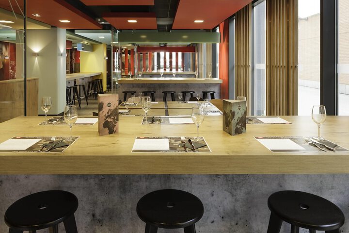 Dining 77 of 92