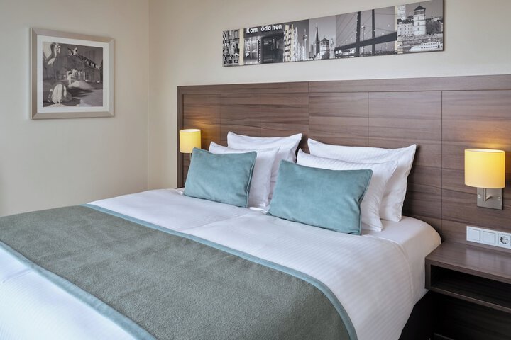 Room 14 of 60