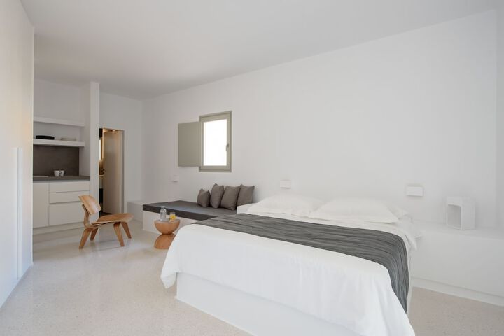 Room 4 of 135