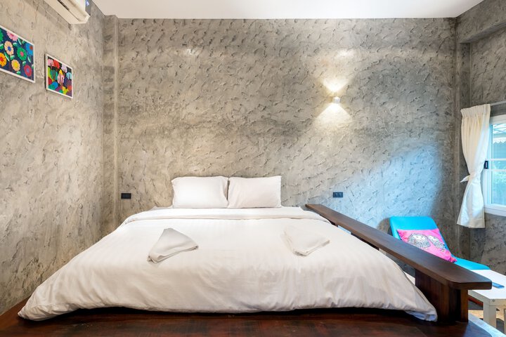 Room 10 of 52