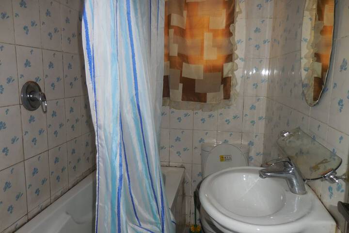Room 7 of 18