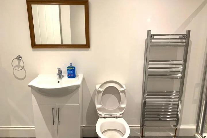 Room 6 of 21