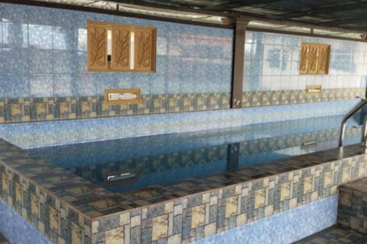 Pool 21 of 31