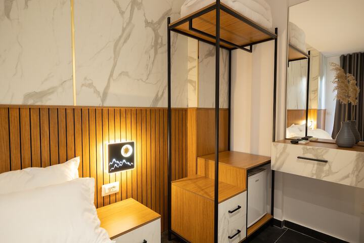 Room 8 of 50