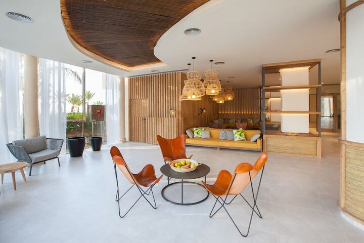 Guest Lobby