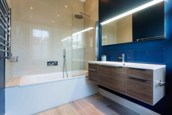 Room 2 of 33