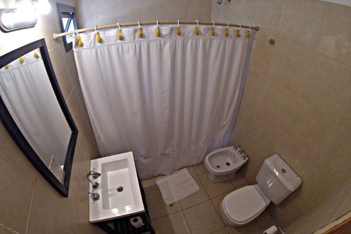 Room 10 of 33