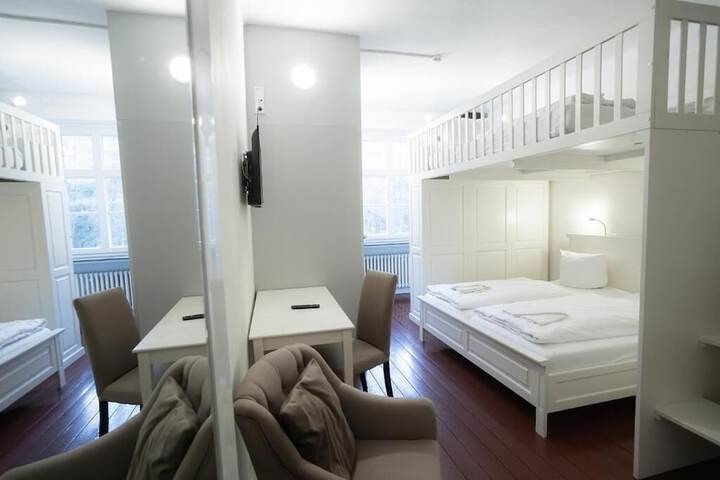 Room 20 of 34