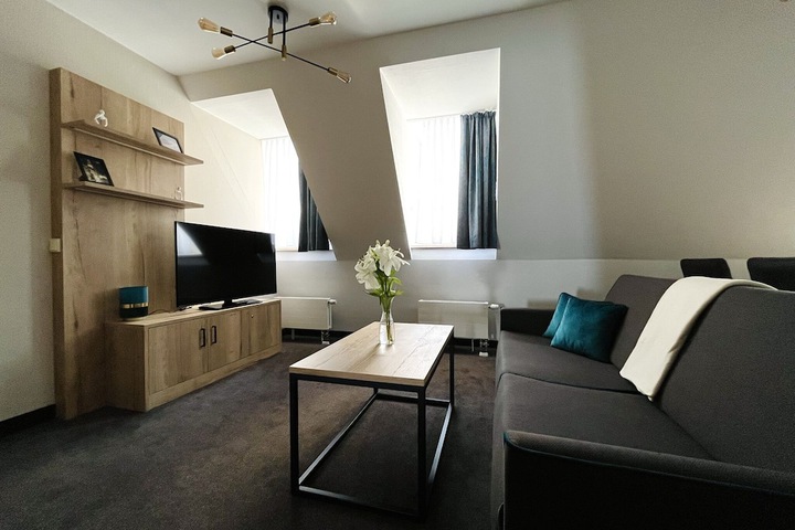 Room 12 of 23