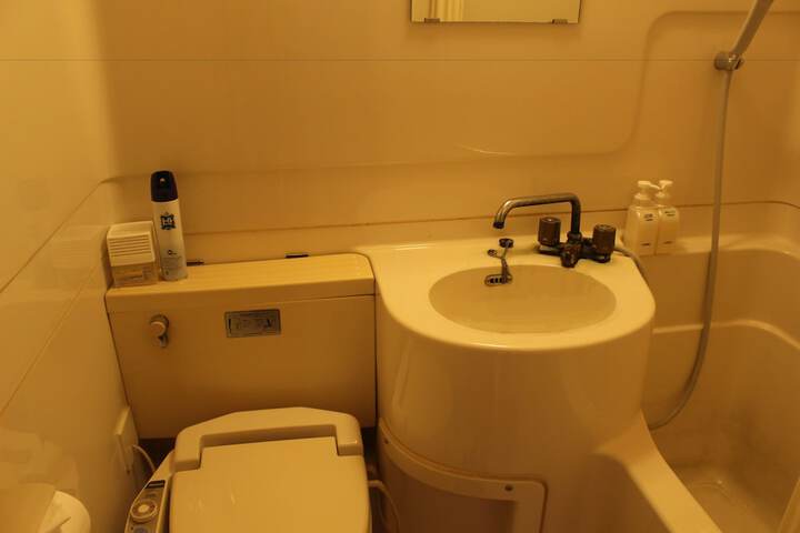 Room 14 of 35