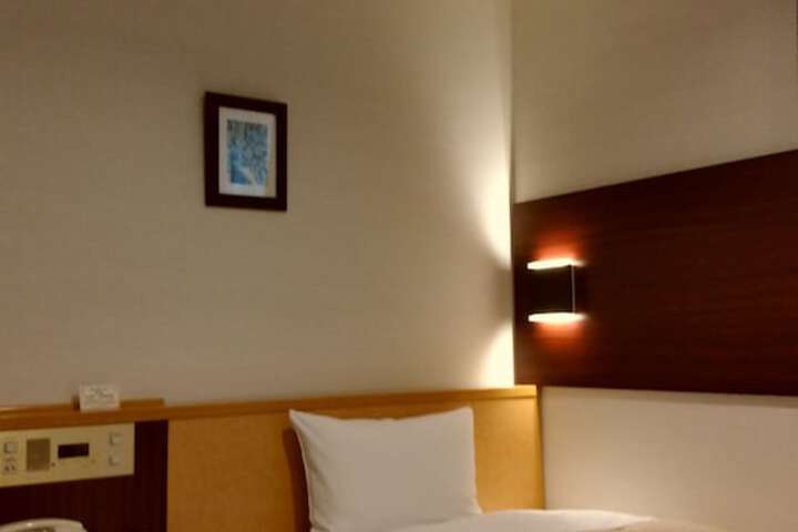 Room 17 of 84