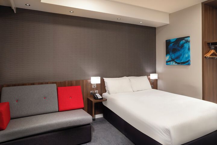 Room 45 of 138
