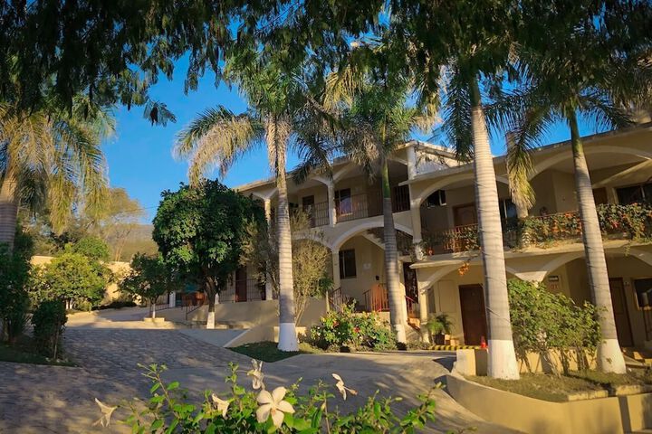 Exterior of HOTEL Y RESTAURANTE VILLAS DEL SOL