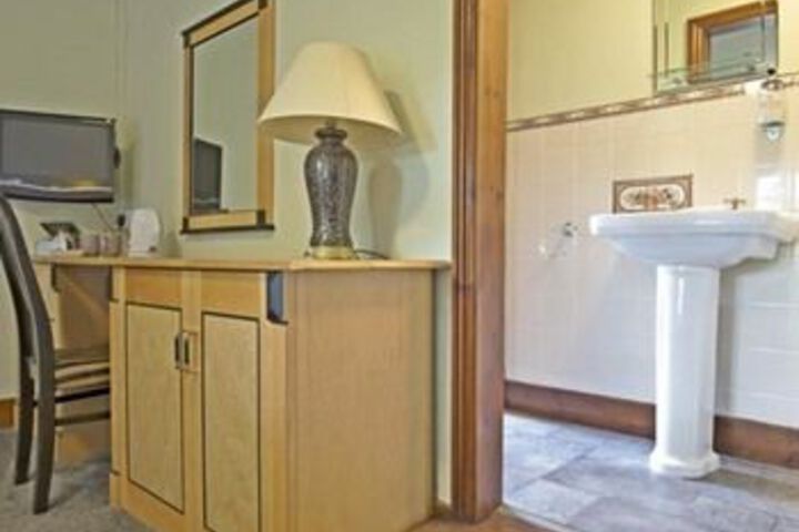 Room 2 of 30