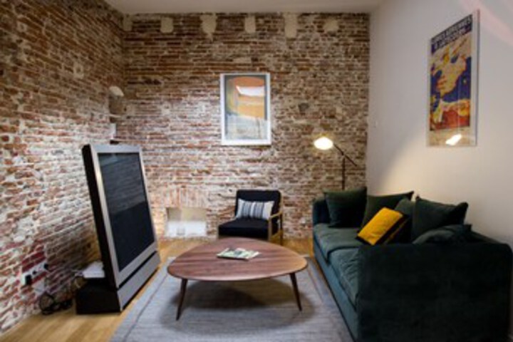 Room 9 of 16