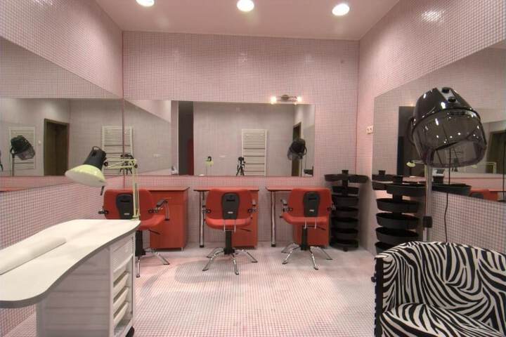 Hair salon