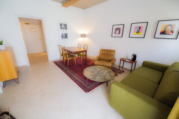 Room 33 of 122