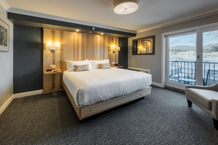Room 5 of 52