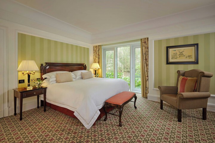 Room 42 of 147
