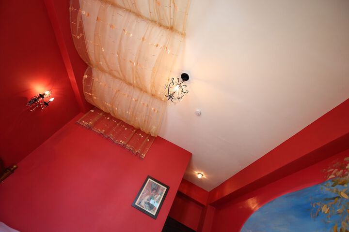 Room 25 of 120