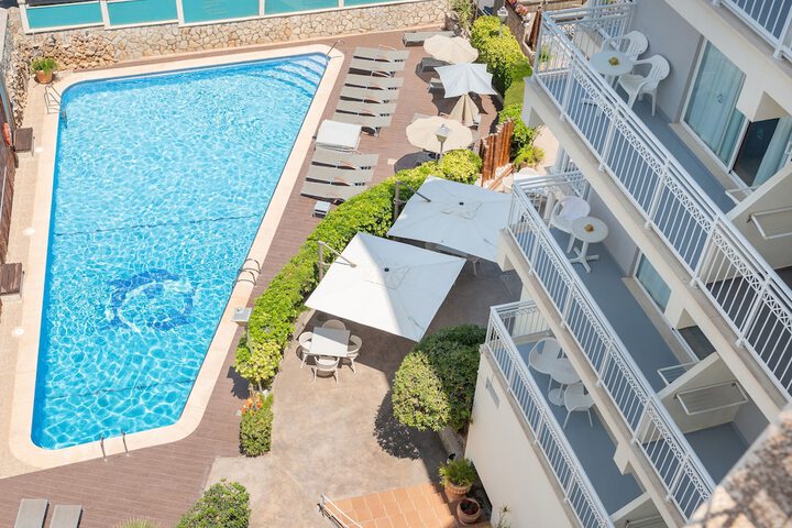Pool 20 of 40