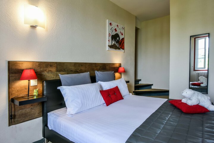 Room 3 of 31