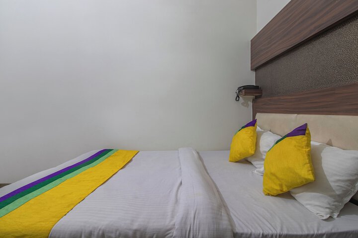 Room 11 of 30