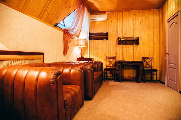 Room 14 of 33