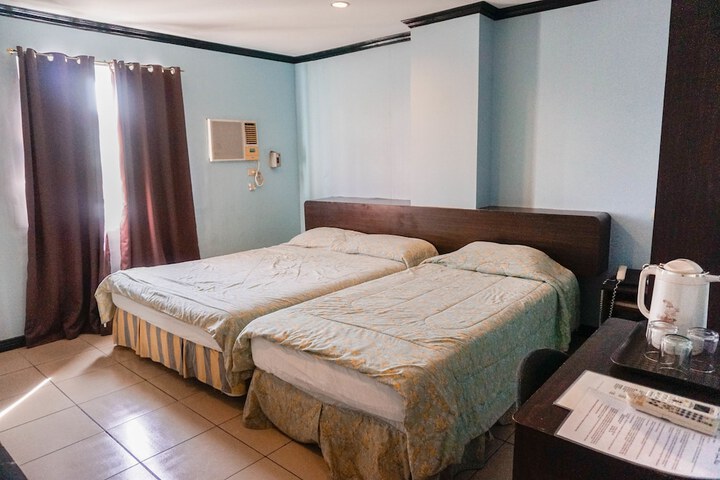 Room 6 of 37