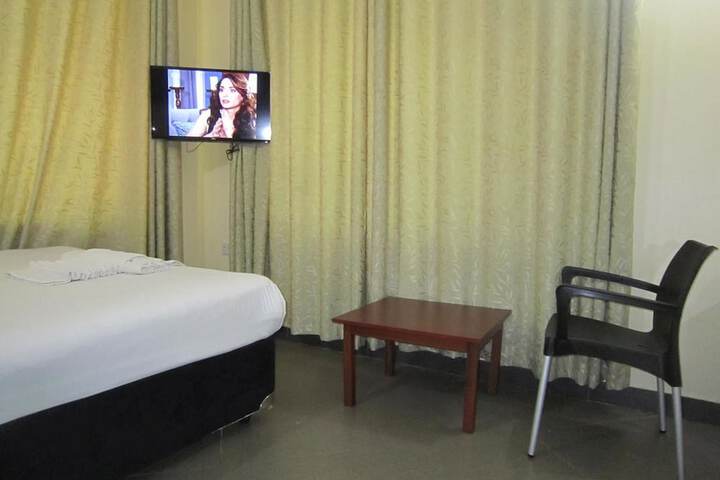 Room 12 of 50