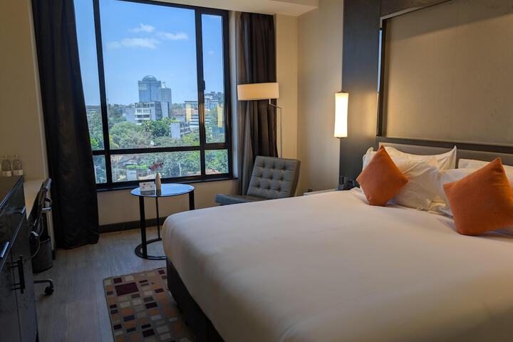 Room 32 of 86