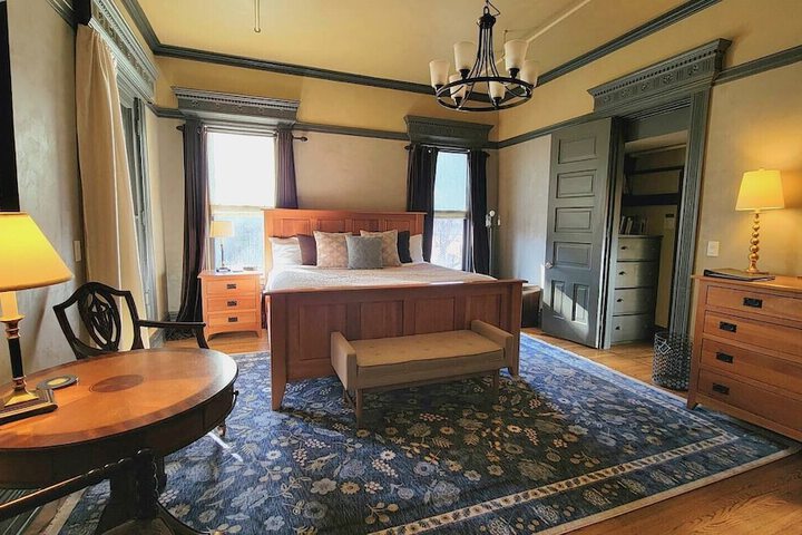 Room 5 of 42