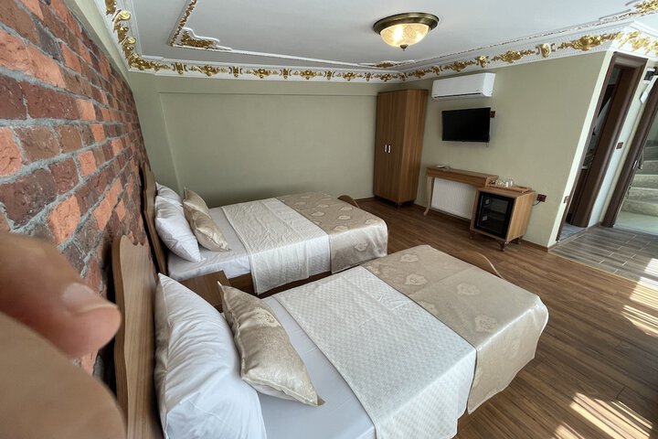 Room 14 of 24