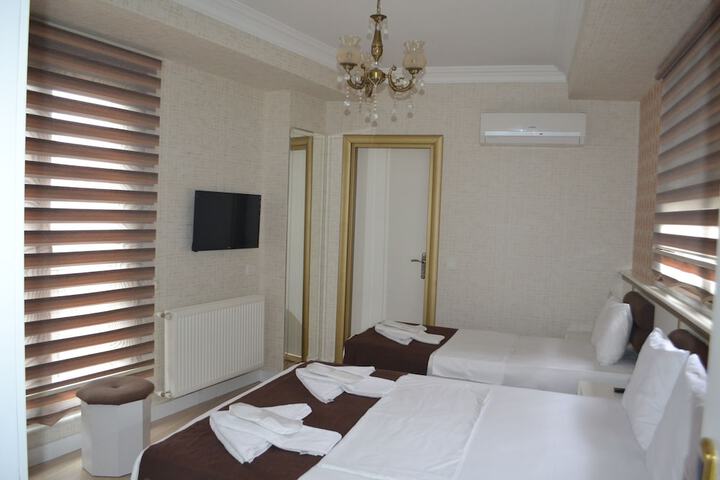 Room 6 of 21