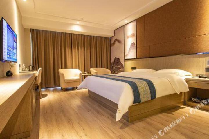 Sanfeng Hotel