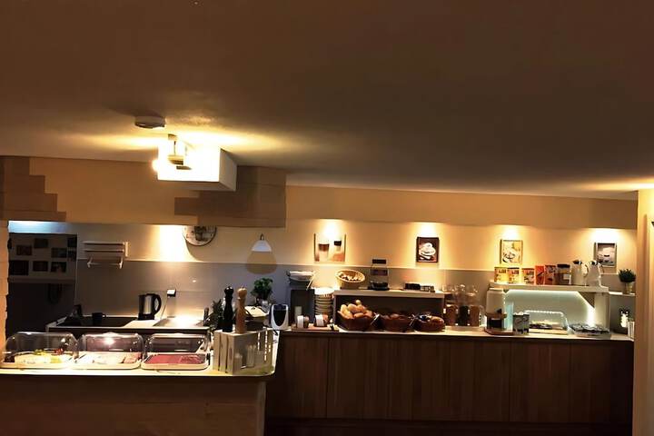 Breakfast/Coffee Service 99 of 109