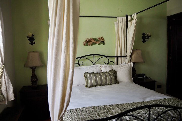 Room 7 of 49