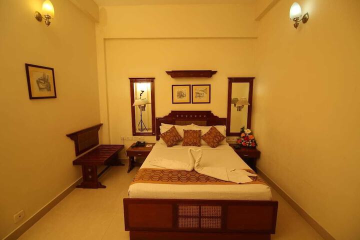 Room 10 of 30