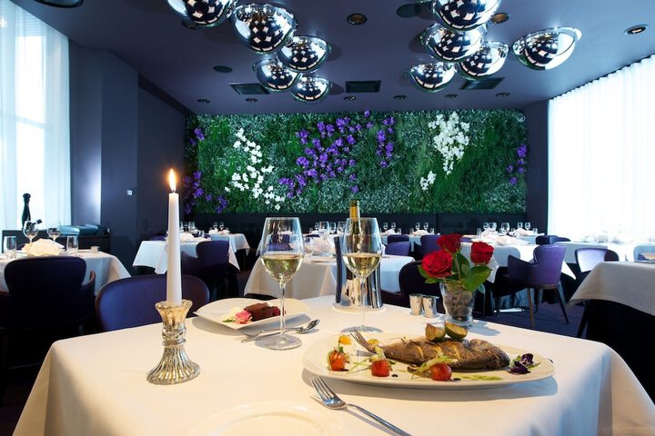 Dining 43 of 56