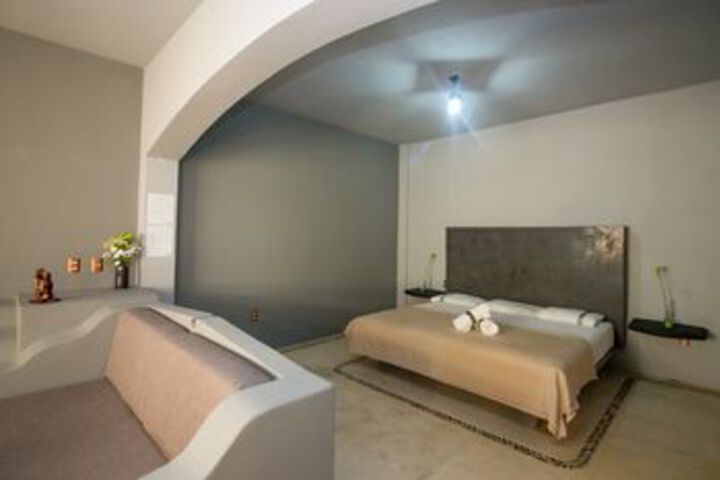 Room 15 of 32