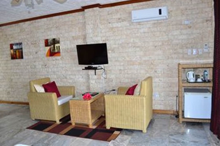 Room 5 of 32