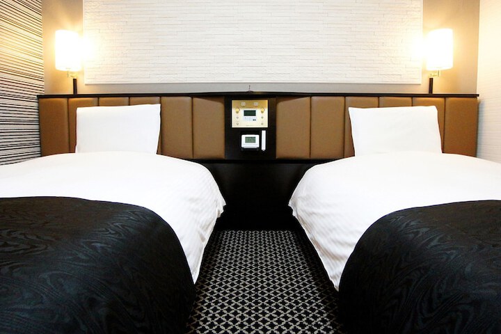 Room 6 of 20