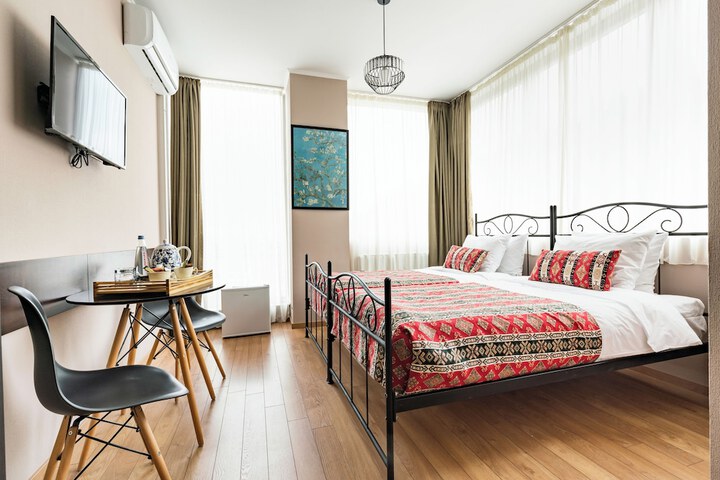 Room 10 of 95
