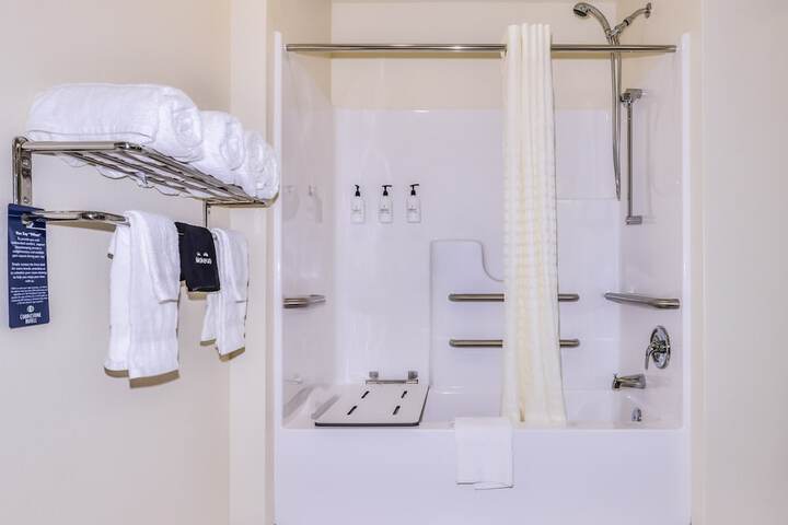 Studio Accessible King Size Bed (9 of 25)