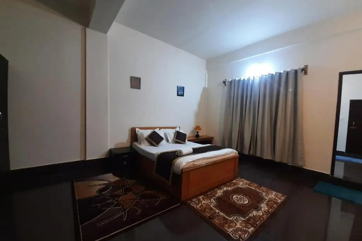 Room 2 of 7
