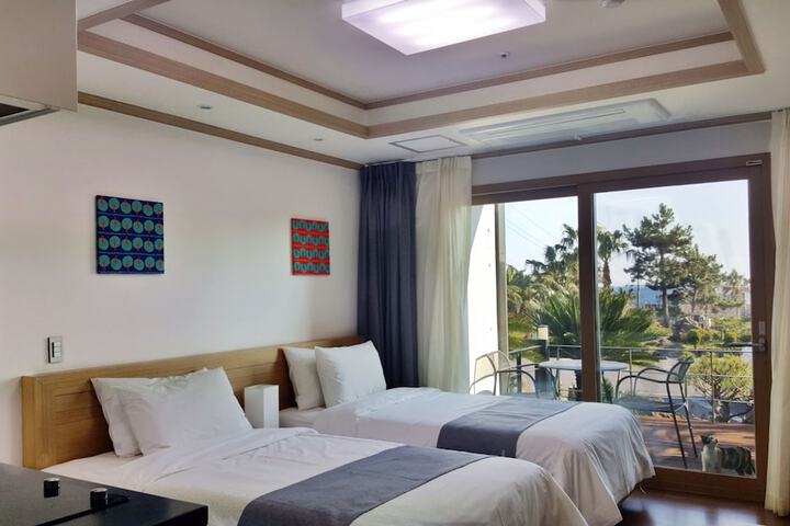 Room 14 of 45