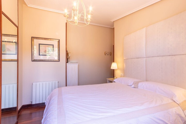 Room 2 of 26