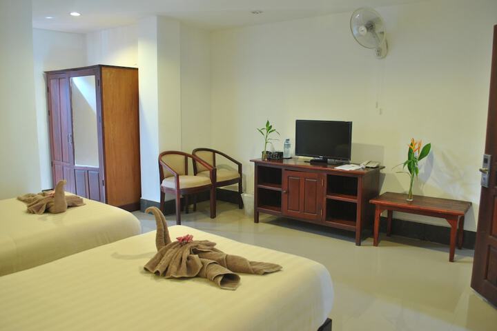 Room 12 of 64