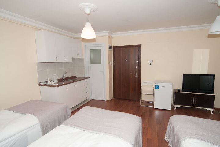Room 3 of 27