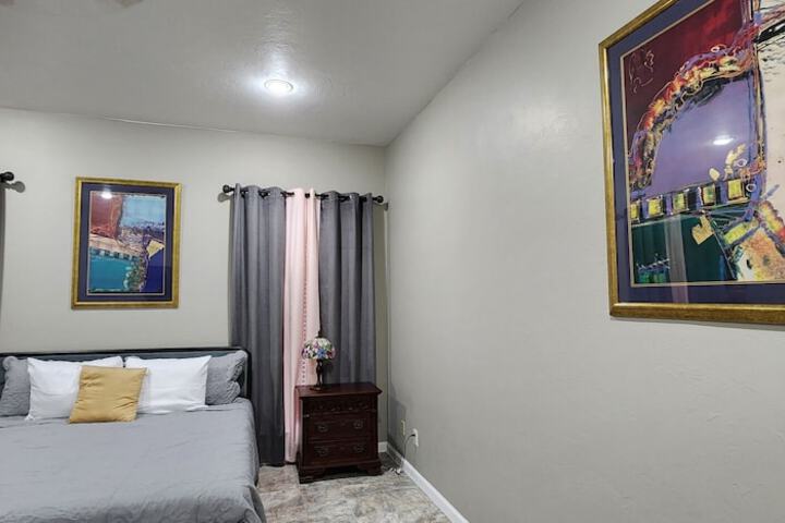 Room 22 of 65
